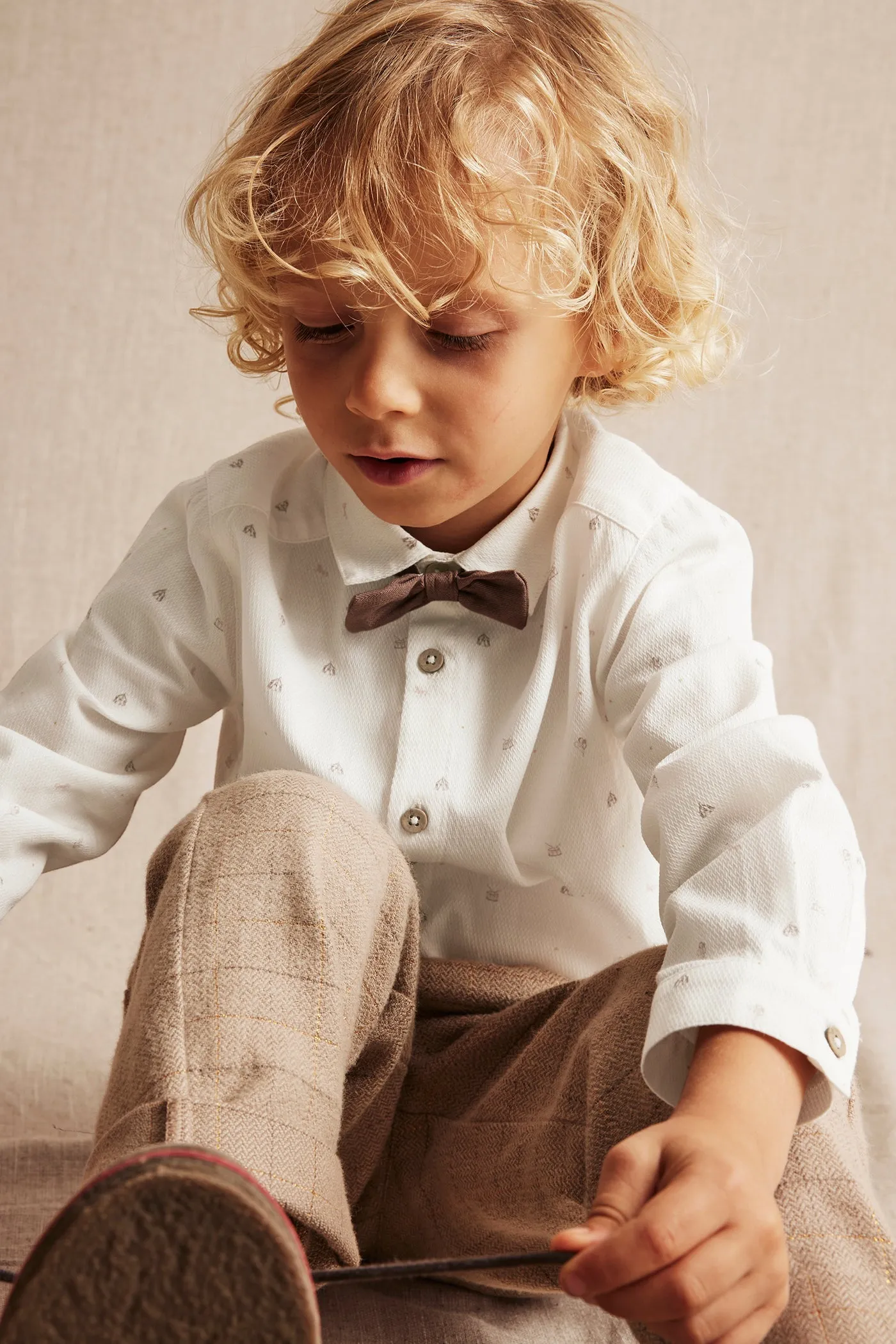 Kids' white circus horse patterned shirt with bow tie